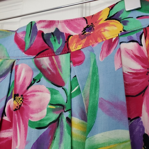 VINTAGE Large Pleat Floral Skirt - Picture 6 of 11